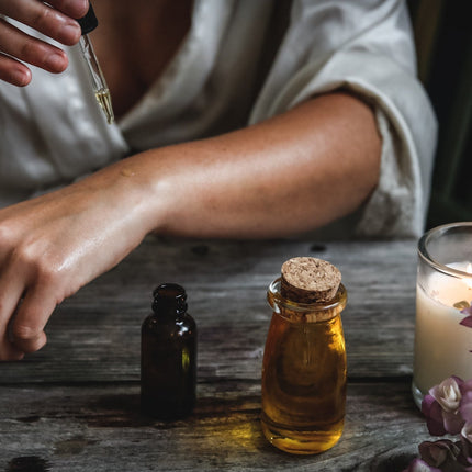 What Is Jojoba Oil Good For? - Aromantic UK